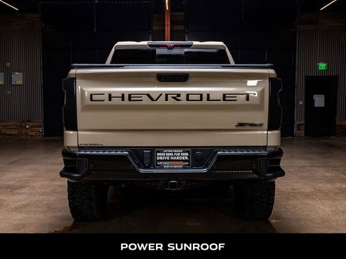 Used 2022 Chevrolet Silverado 1500 ZR2 w/ Technology Package image 8