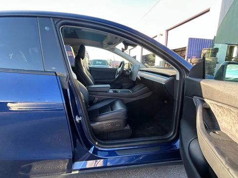 Used 2021 Tesla Model Y Long Range image 13