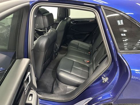 Certified 2026 Porsche Macan AWD/4WD image 34