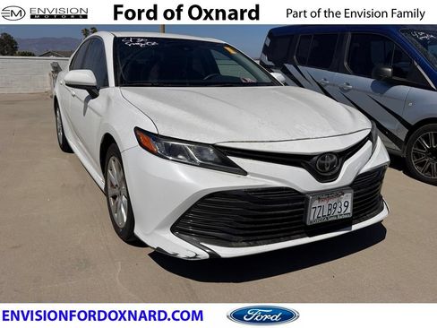 Used 2018 Toyota Camry LE FWD image 1