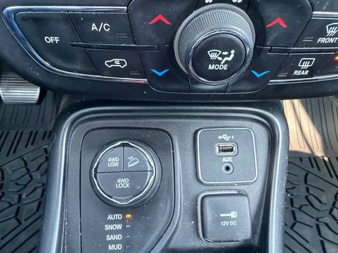 Used 2020 Jeep Compass Trailhawk AWD/4WD image 20