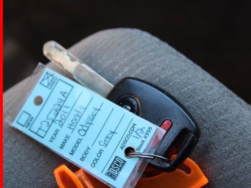 Used 2011 Honda Odyssey LX image 27