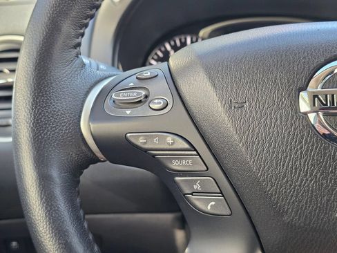 Used 2020 Nissan Pathfinder SL FWD image 15