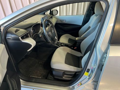 Used 2019 Toyota Corolla SE FWD image 17