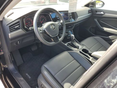 Certified 2021 Volkswagen Jetta SE FWD image 19