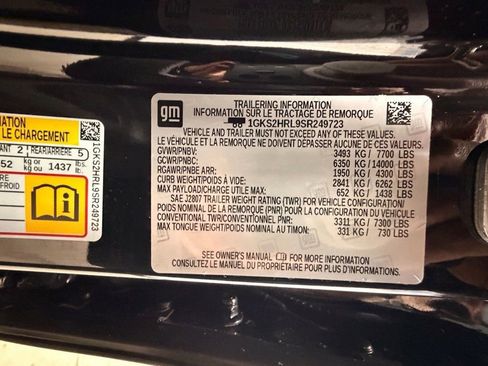 Used 2025 GMC Yukon XL AT4 w/ AT4 Premium Package AWD/4WD image 54