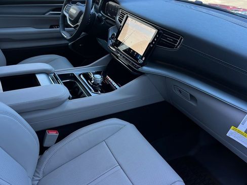 New 2026 Jeep Grand Wagoneer 4WD w/ Premium Group I image 16