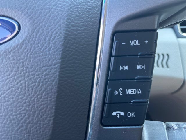 Used 2012 Ford Taurus Limited FWD image 11