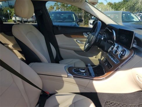 Used 2020 Mercedes-Benz C 300 4MATIC Sedan image 33