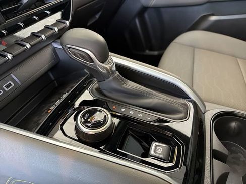 Certified 2025 Chevrolet Colorado ZR2 w/ Technology Package image 28