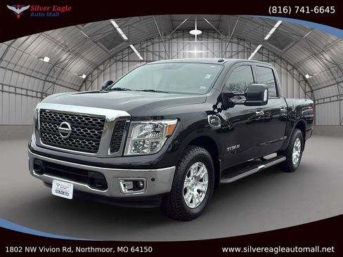Used 2017 Nissan Titan SV image 1