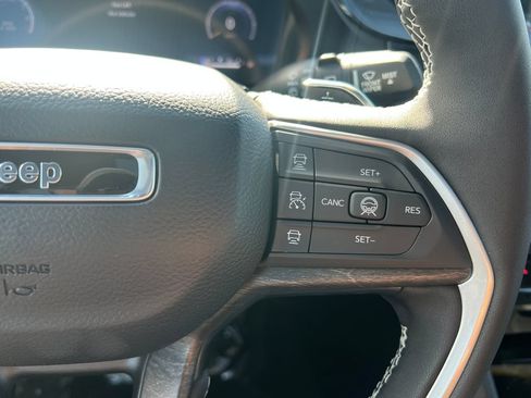 New 2026 Jeep Grand Cherokee L Limited AWD/4WD image 25
