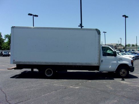 Used 2014 Ford E-350 and Econoline 350 Super Duty RWD image 4