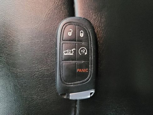 Used 2019 Jeep Cherokee Latitude Plus w/ Comfort/Convenience Group image 32