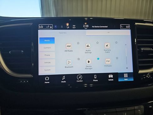 Used 2024 Chrysler Pacifica Touring-L FWD image 22