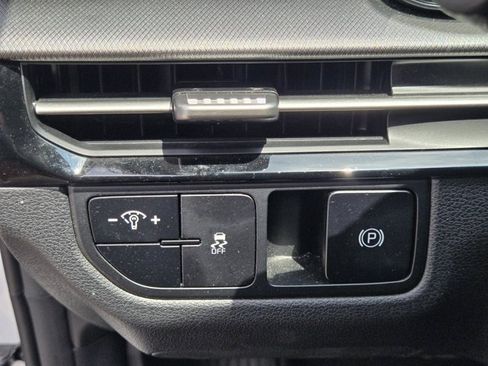 Certified 2026 Kia Sportage LX FWD image 22