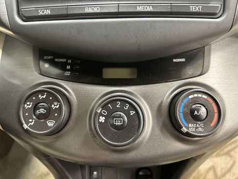 Used 2012 Toyota RAV4 FWD w/ Value Pkg image 31