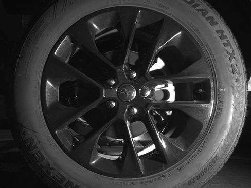 Used 2025 Jeep Compass Trailhawk image 12