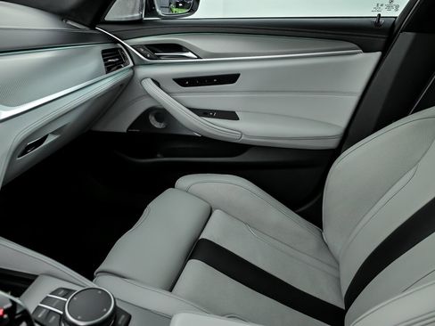 Used 2021 BMW M5 w/ Competition Package image 40