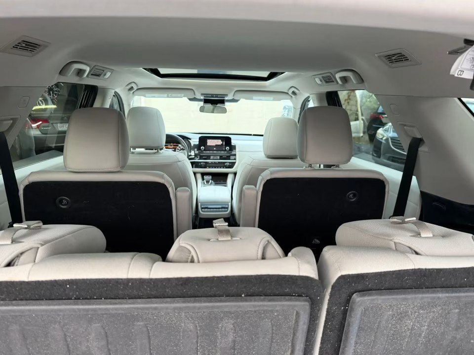 Used 2025 Nissan Pathfinder SV w/ SV Premium Package AWD/4WD image 16