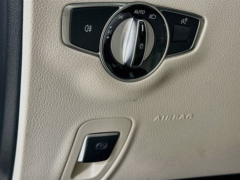 Used 2022 Mercedes-Benz E 350 Sedan image 11