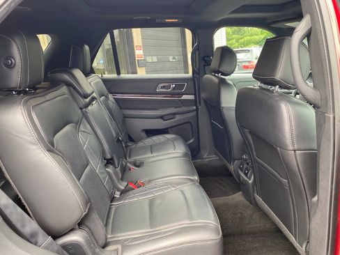Used 2017 Ford Explorer Platinum AWD/4WD image 31