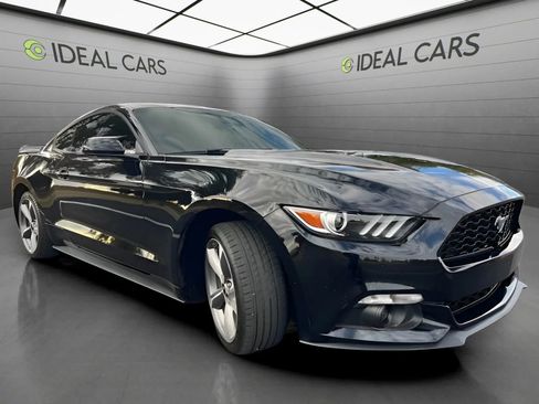 Used 2016 Ford Mustang Coupe RWD image 3