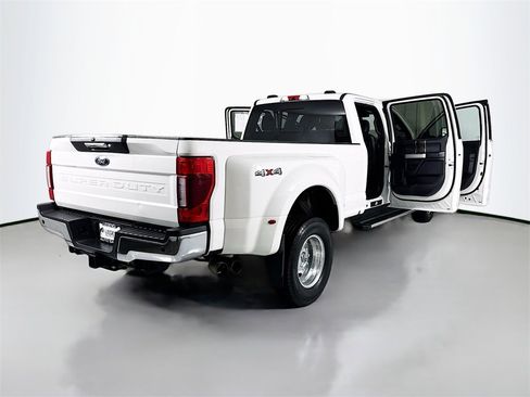 Used 2022 Ford F350 Lariat image 32