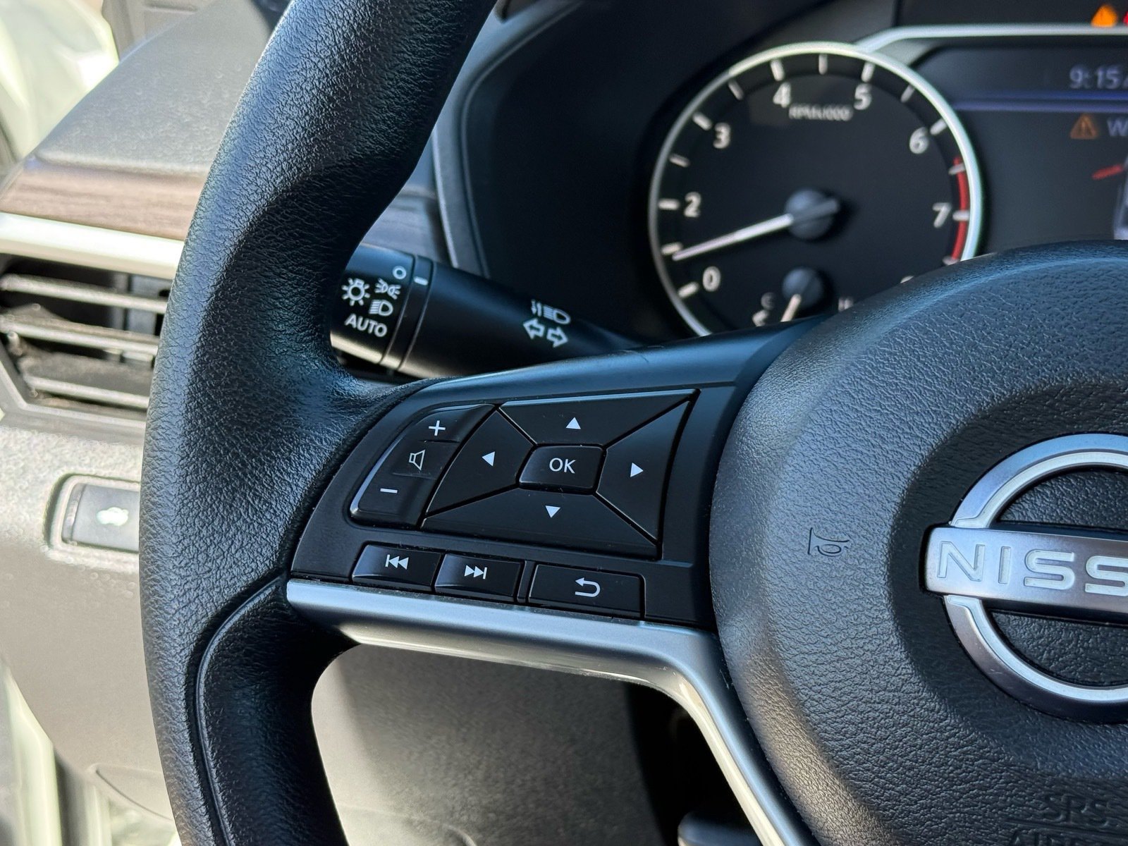Used 2025 Nissan Altima 2.5 SV AWD/4WD image 17