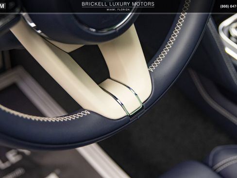 Used 2024 Bentley Flying Spur V8 AWD/4WD image 19