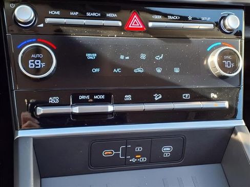 New 2026 Hyundai Santa Fe SE image 18