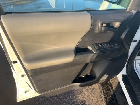 Used 2021 Toyota Tacoma SR5 image 8