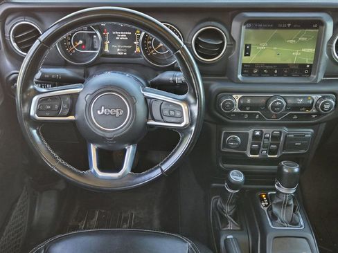 Used 2020 Jeep Gladiator Overland w/ Popular Equipment Package image 26