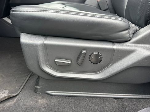 Used 2024 Ford Expedition Max XLT image 14