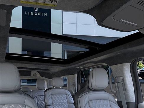 New 2026 Lincoln Navigator Black Label AWD/4WD image 22