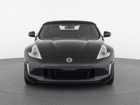 Used 2014 Nissan 370Z Touring w/ Navigation Package RWD image 2