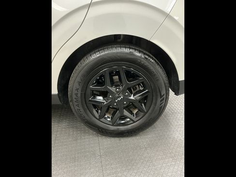 Used 2024 Kia Soul LX w/ Option Group 015 FWD image 34