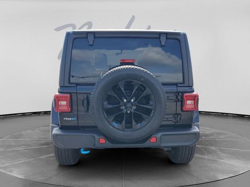 Used 2023 Jeep Wrangler Unlimited Sahara w/ Cold Weather Group AWD/4WD image 7
