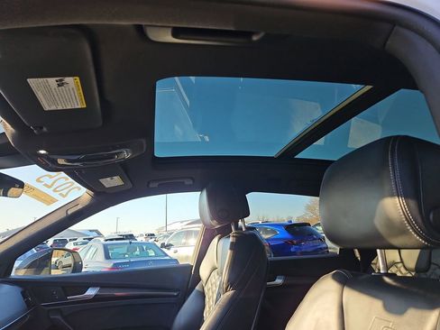 Used 2025 Audi SQ5 Premium Plus w/ Premium Plus Package image 15