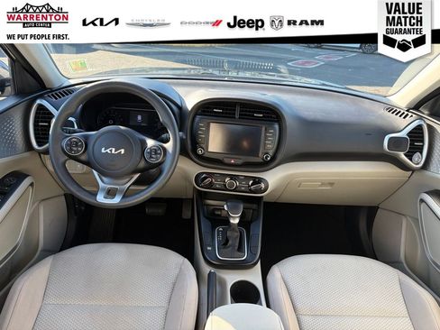 Used 2022 Kia Soul LX FWD image 13
