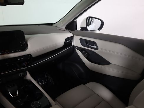 Used 2023 Nissan Rogue SL w/ SL Premium Package image 47