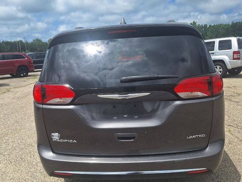 Used 2020 Chrysler Pacifica Limited FWD image 4