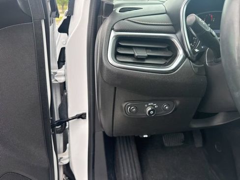 Used 2024 Chevrolet Equinox Premier AWD/4WD image 14