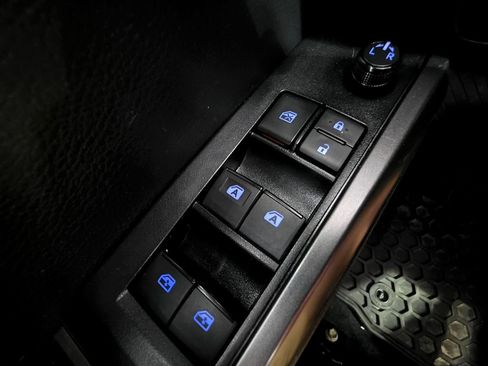 Used 2020 Toyota Tacoma TRD Sport AWD/4WD image 18