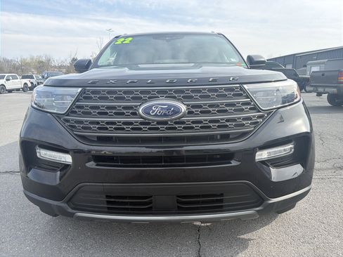 Used 2022 Ford Explorer XLT w/ Equipment Group 202A image 9