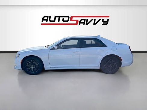 Used 2023 Chrysler 300 Touring L AWD/4WD image 4