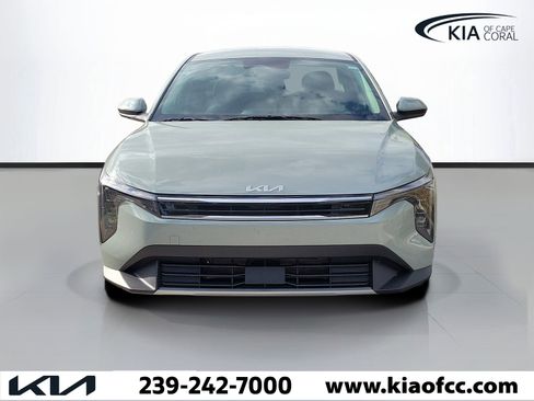 Used 2025 Kia K4 EX image 2