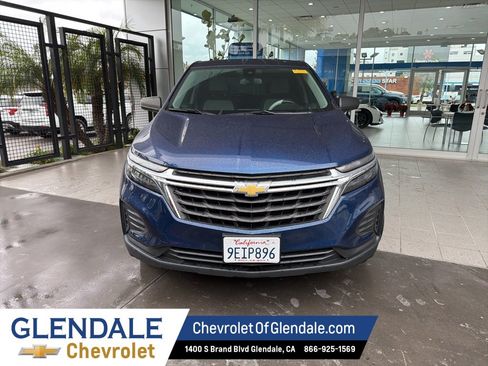 Used 2023 Chevrolet Equinox LS image 2