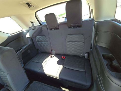 Used 2026 Nissan Pathfinder SV FWD image 9