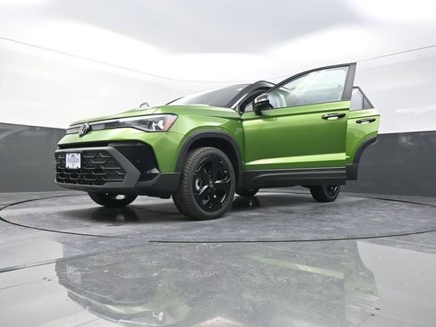 New 2026 Volkswagen Taos SE AWD/4WD image 30